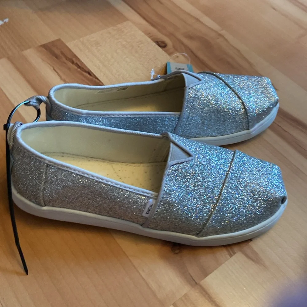 Girl glitter toms shoes new size 3